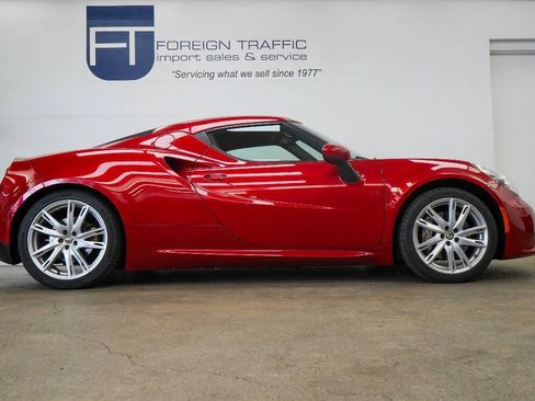 Used 2016 Alfa Romeo 4C Coupe w/ Convenience Group - Coupe RWD image 23