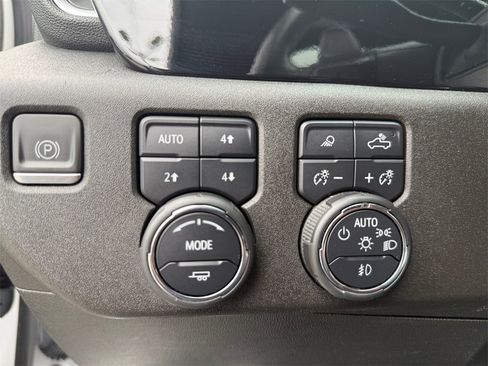 Used 2023 Chevrolet Silverado 1500 High Country w/ High Country Premium Package image 17