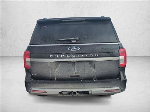 Used 2023 Ford Expedition XLT image 6