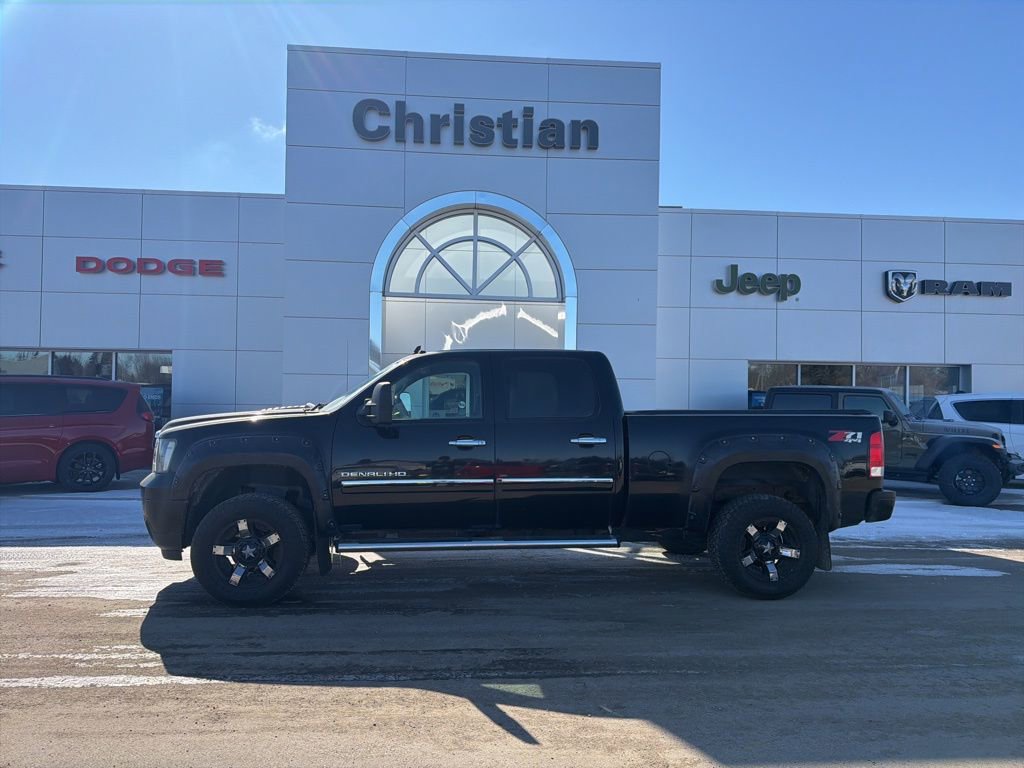 Used 2011 GMC Sierra 2500 Denali w/ Suspension Package, Off-Road AWD/4WD image 1