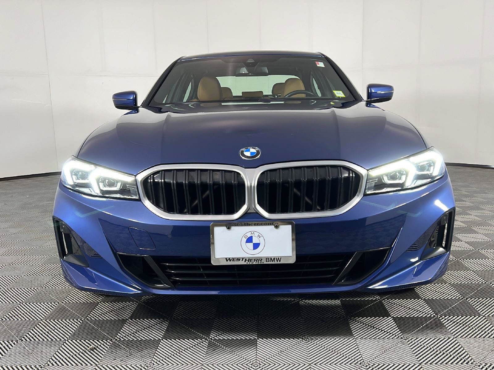 Used 2023 BMW 330i xDrive Sedan w/ Premium Package AWD/4WD image 13