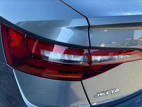 Used 2019 Volkswagen Jetta SEL w/ Cold Weather Package image 28