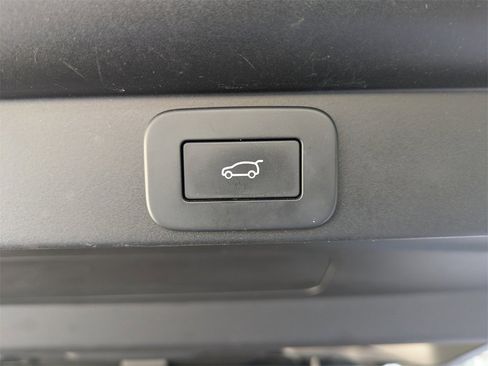 Used 2024 Land Rover Range Rover SE image 14