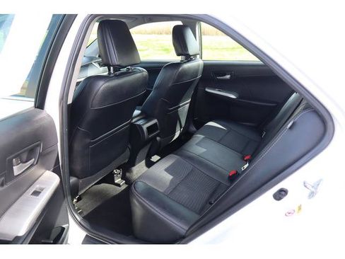 Used 2013 Toyota Camry SE image 6