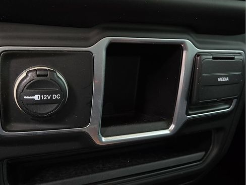 Used 2018 Jeep Wrangler Unlimited Sport AWD/4WD image 15