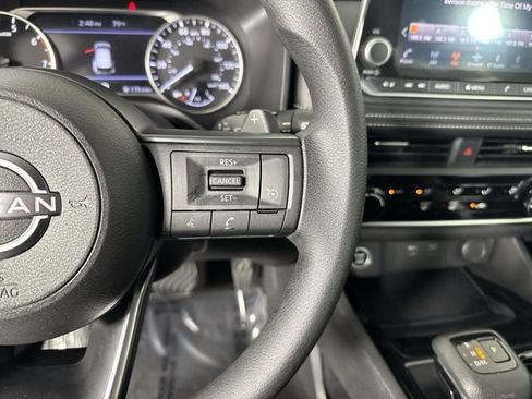 Used 2023 Nissan Rogue S FWD image 13
