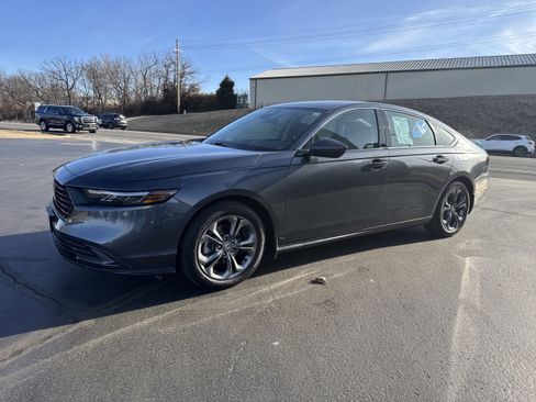 Used 2024 Honda Accord EX image 2