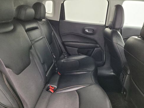 Used 2020 Jeep Compass Latitude w/ Premium Lighting Group FWD image 19