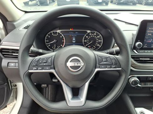 Used 2025 Nissan Altima 2.5 SV FWD image 20