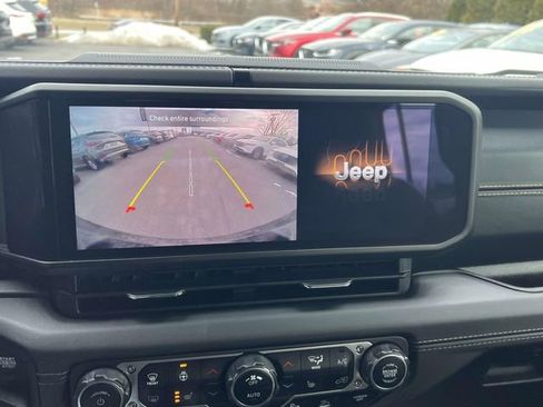 Used 2024 Jeep Wrangler Unlimited Sahara w/ Safety Group AWD/4WD image 26
