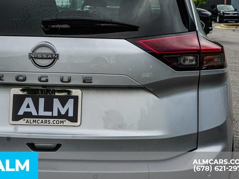 Used 2025 Nissan Rogue SV FWD image 13