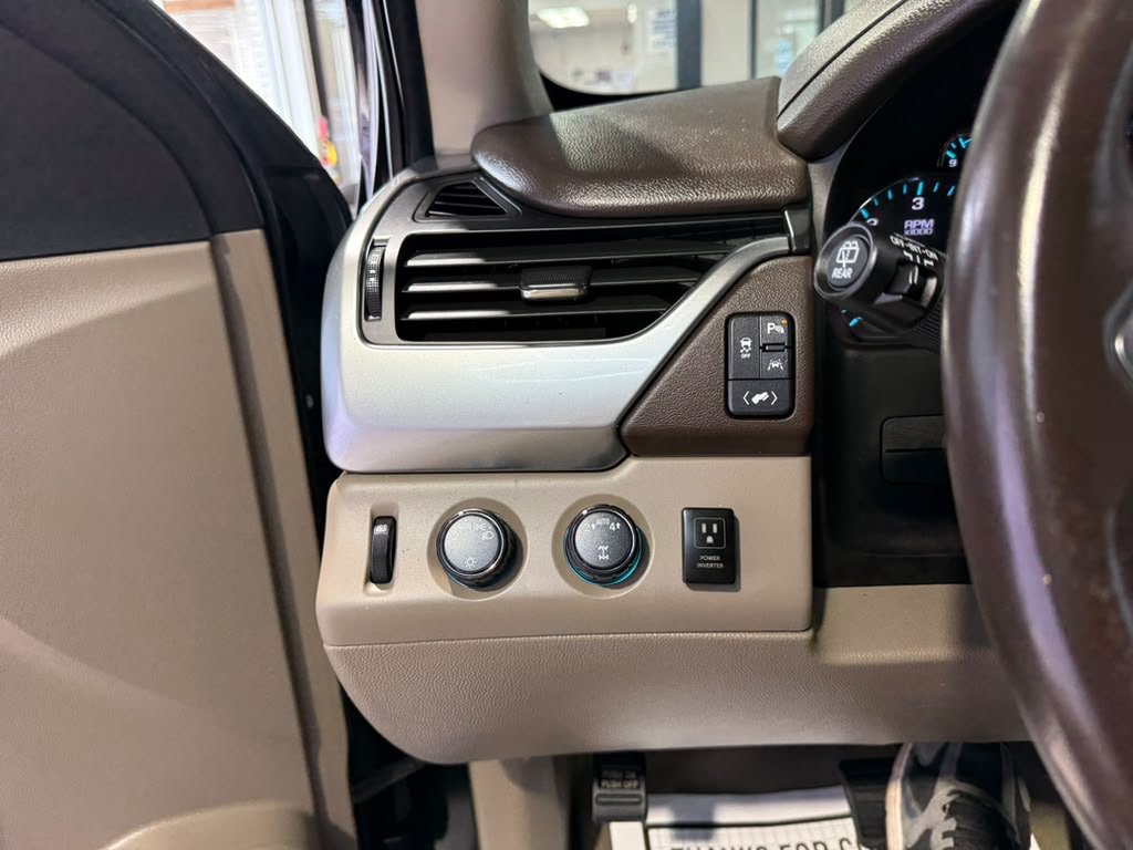 Used 2020 Chevrolet Suburban LT AWD/4WD image 14