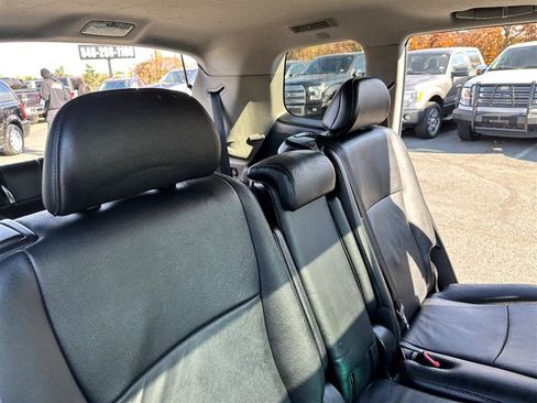 Used 2011 Toyota Highlander SE image 21