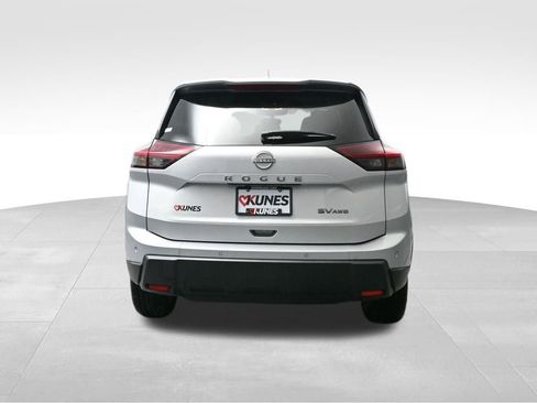 Used 2024 Nissan Rogue SV AWD/4WD image 11