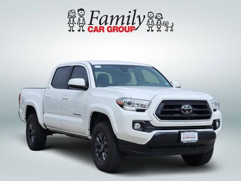 Used 2023 Toyota Tacoma SR5 RWD image 2