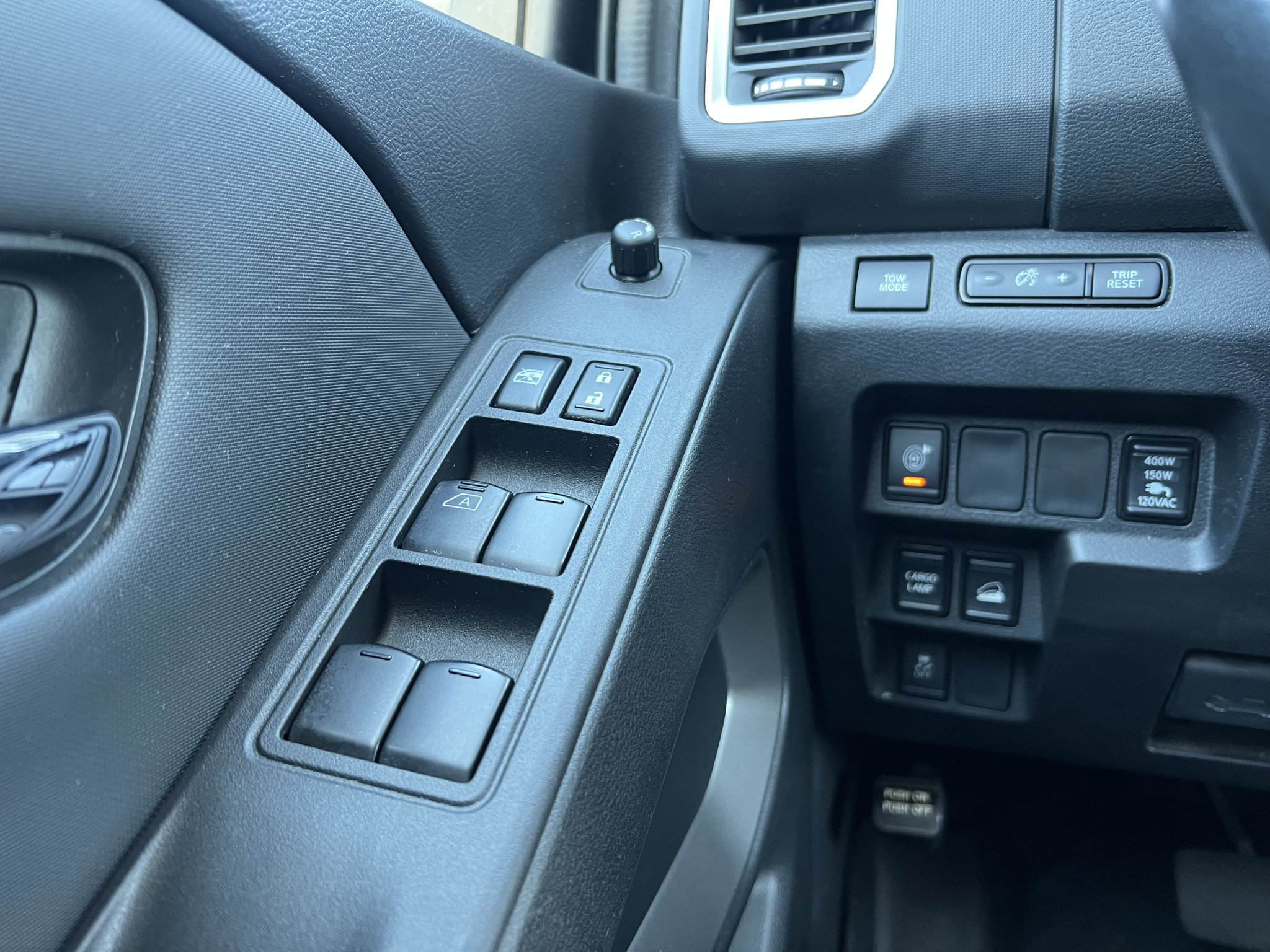 Used 2019 Nissan Titan PRO-4X w/ Pro-4x Convenience Package AWD/4WD image 21