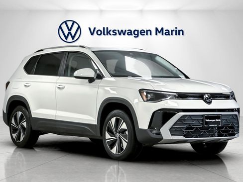 New 2026 Volkswagen Taos SE image 7