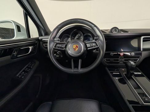 Certified 2023 Porsche Macan image 21