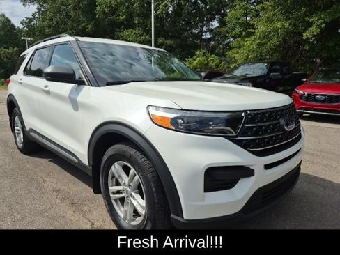 Used 2024 Ford Explorer XLT AWD/4WD image 13