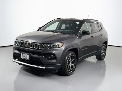 Used 2024 Jeep Compass Limited AWD/4WD image 3