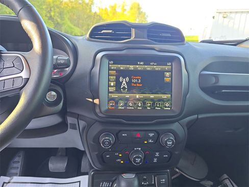 Used 2023 Jeep Renegade Trailhawk w/ Trailhawk Elite Group image 19