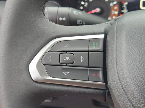 New 2026 Jeep Compass Latitude image 32