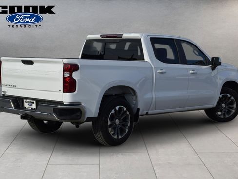 Used 2024 Chevrolet Silverado 1500 LT w/ Convenience Package II RWD image 4