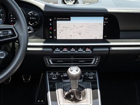 Used 2022 Porsche 911 AWD/4WD image 34