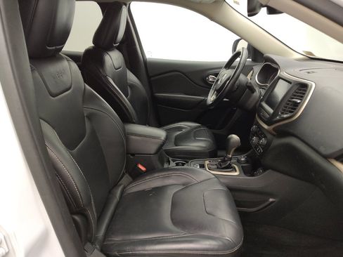 Used 2015 Jeep Cherokee Latitude w/ Comfort/Convenience Group AWD/4WD image 21