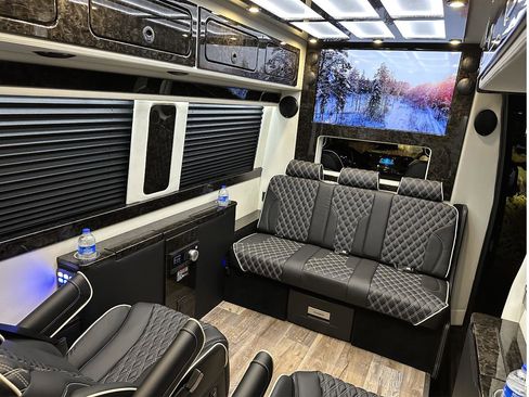 Used 2024 Mercedes-Benz Sprinter 3500 image 23