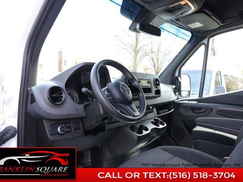 Used 2024 Mercedes-Benz Sprinter 2500 image 27