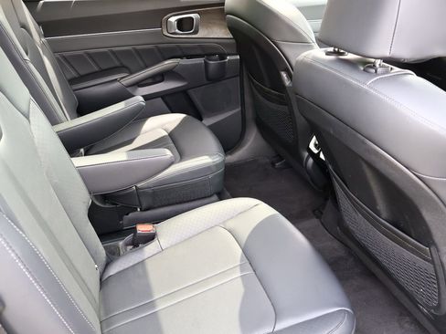 Used 2024 Kia Sorento SX image 23