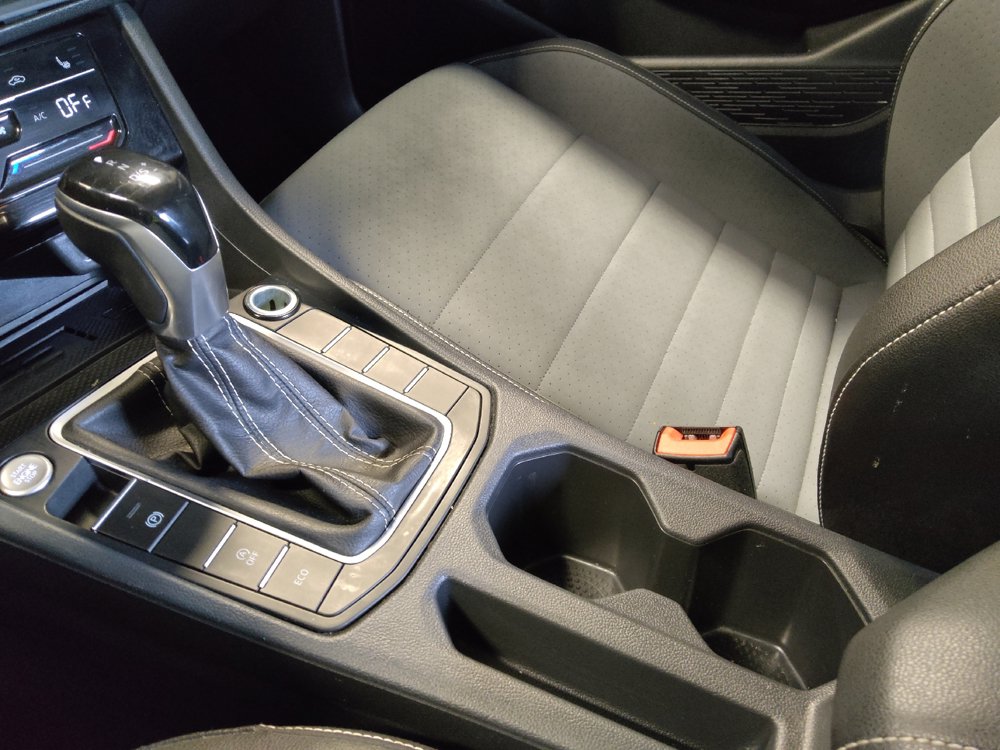 Used 2025 Volkswagen Jetta SE FWD image 26
