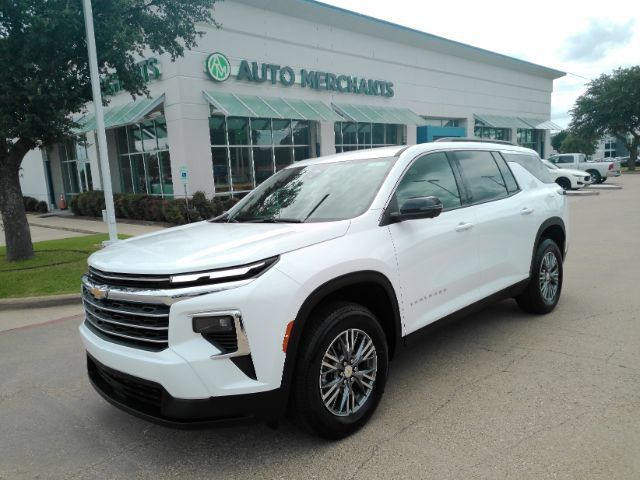 Used 2026 Chevrolet Traverse LT w/ Driver Confidence Package FWD image 1