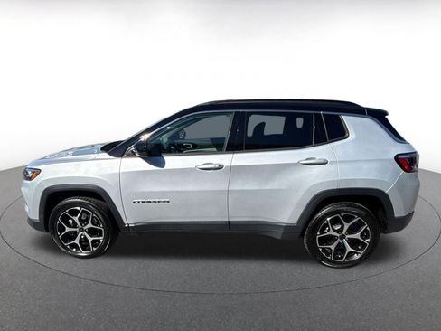 Used 2025 Jeep Compass Limited AWD/4WD image 10
