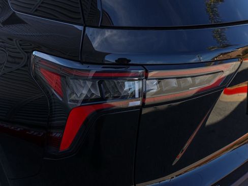 Used 2025 Chevrolet Equinox LT image 7