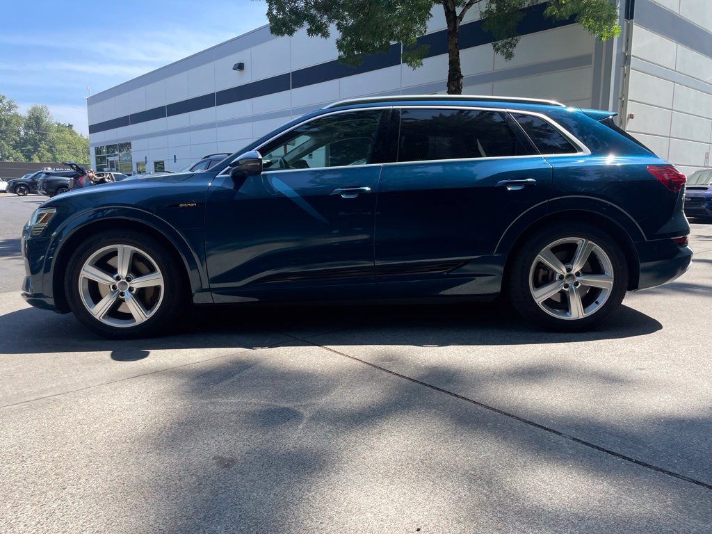 Used 2019 Audi e-tron Prestige w/ Prestige Package AWD/4WD image 7