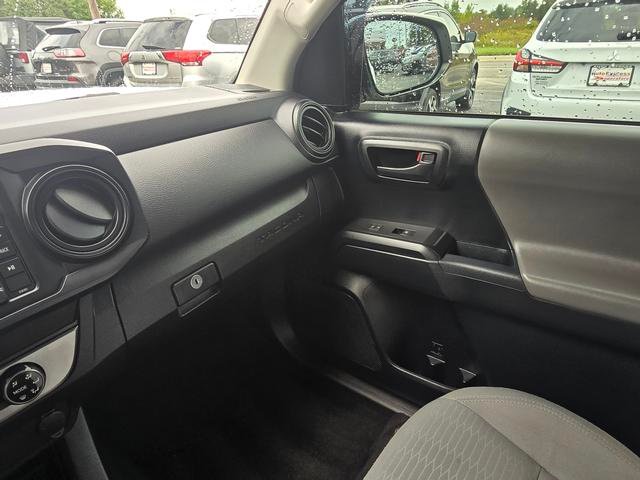Used 2016 Toyota Tacoma SR AWD/4WD image 25
