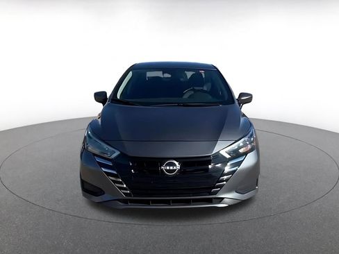 Used 2025 Nissan Versa SV image 4