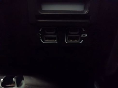 Used 2020 Jeep Cherokee Latitude Plus FWD image 13