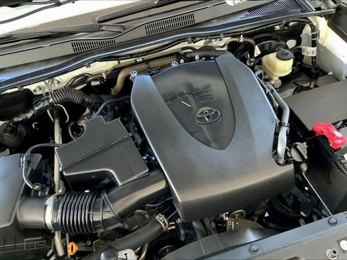 Used 2019 Toyota Tacoma SR5 image 31