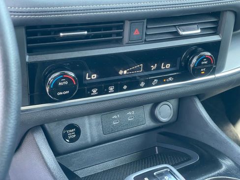 Certified 2024 Nissan Rogue SV image 19