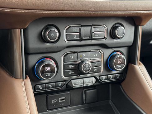 Used 2023 Chevrolet Tahoe High Country AWD/4WD image 36