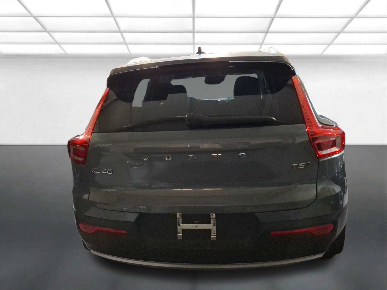 Used 2020 Volvo XC40 T5 Momentum AWD/4WD image 3
