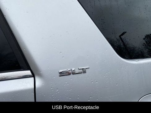 Used 2010 GMC Acadia SLT w/ Technology Package image 9