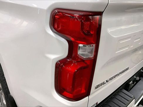 Used 2025 Chevrolet Silverado 1500 High Country w/ Z71 Off-Road Package image 26