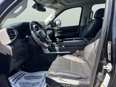 Used 2023 Toyota Tundra Limited AWD/4WD image 16
