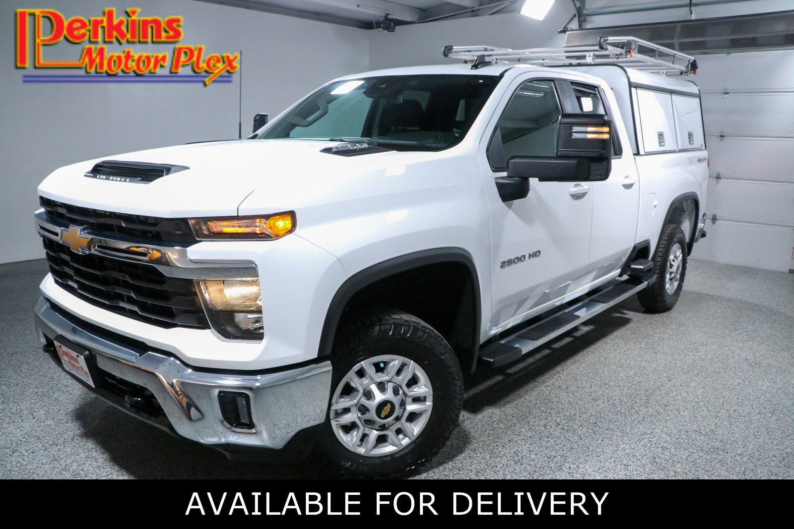 Used 2024 Chevrolet Silverado 2500 LT w/ Convenience Package AWD/4WD image 1