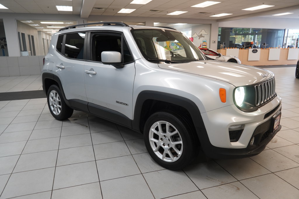 Used 2021 Jeep Renegade Latitude w/ Luxury Group I AWD/4WD image 12