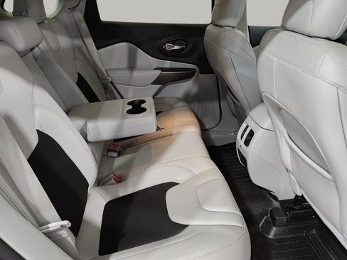 Used 2020 Jeep Cherokee Latitude Plus w/ Cold Weather Group image 25